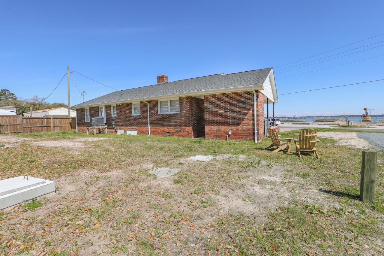 Spacious Home With Waterfront View-Welcome Pets Sneads Ferry Exteriér fotografie