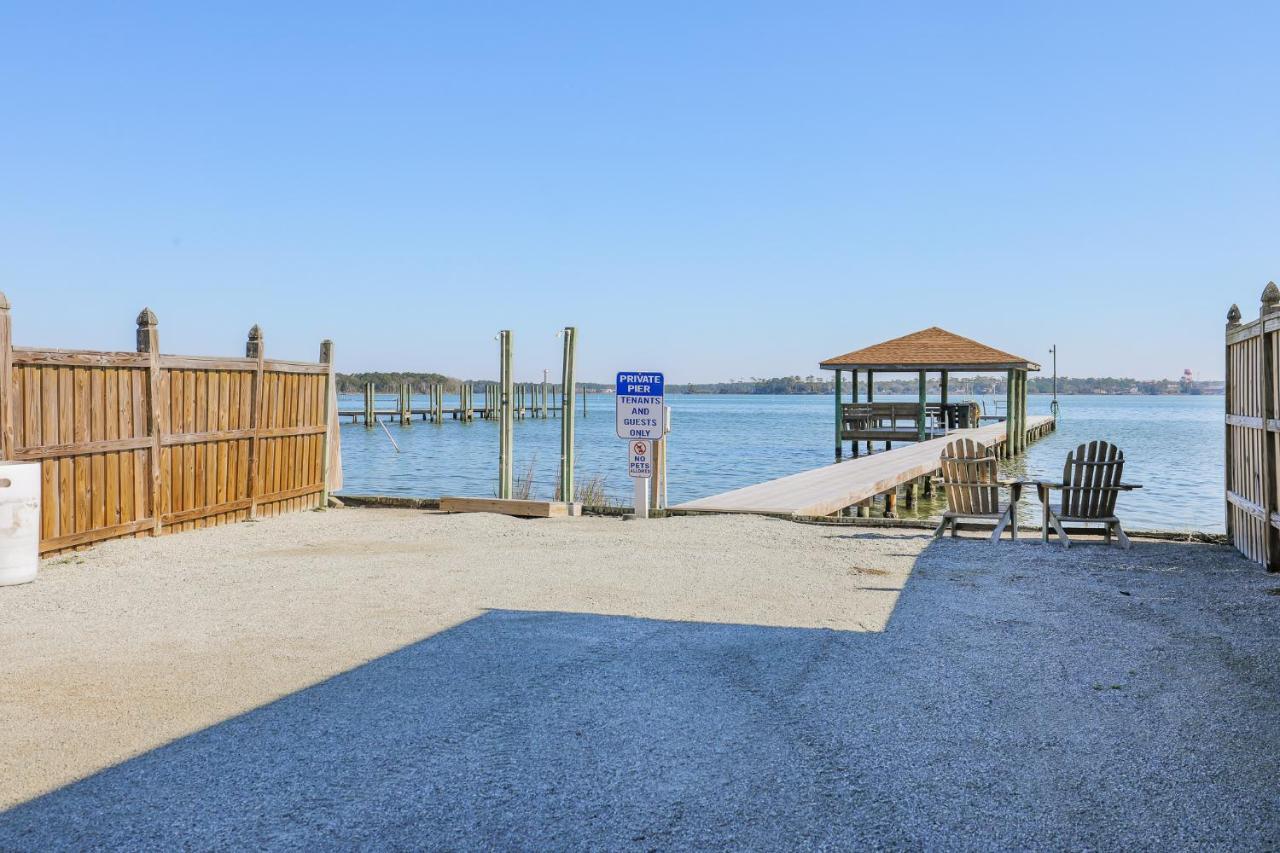 Spacious Home With Waterfront View-Welcome Pets Sneads Ferry Exteriér fotografie