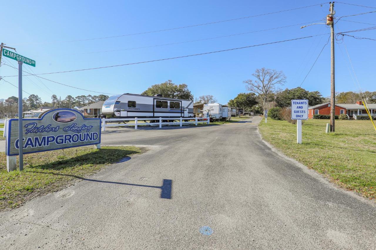 Spacious Home With Waterfront View-Welcome Pets Sneads Ferry Exteriér fotografie