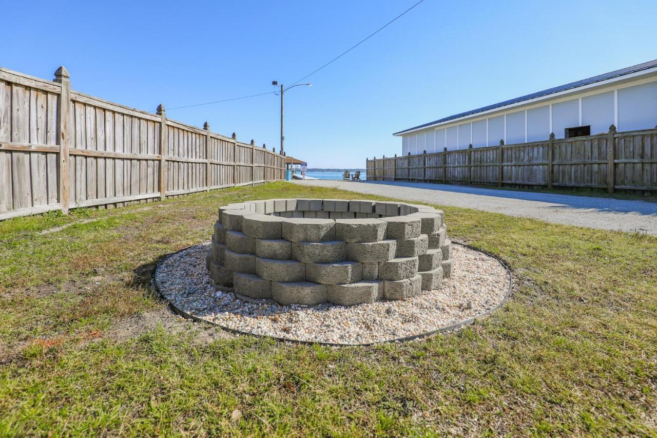Spacious Home With Waterfront View-Welcome Pets Sneads Ferry Exteriér fotografie