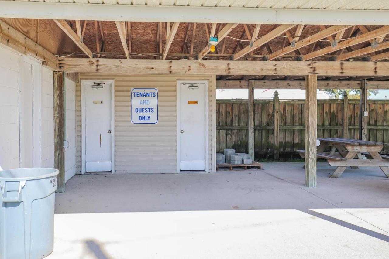 Spacious Home With Waterfront View-Welcome Pets Sneads Ferry Exteriér fotografie