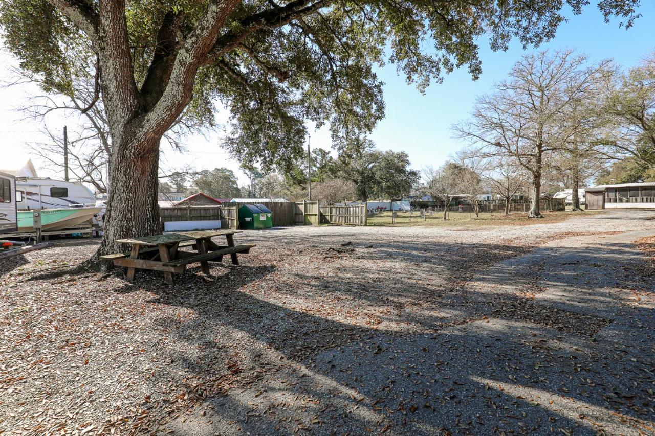 Spacious Home With Waterfront View-Welcome Pets Sneads Ferry Exteriér fotografie